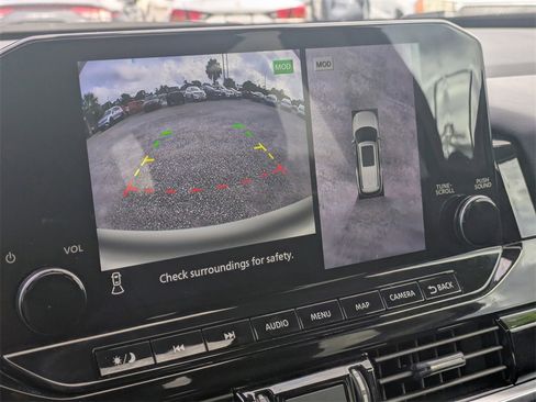 Used 2023 Nissan Pathfinder Platinum w/ Black Appearance Package image 26