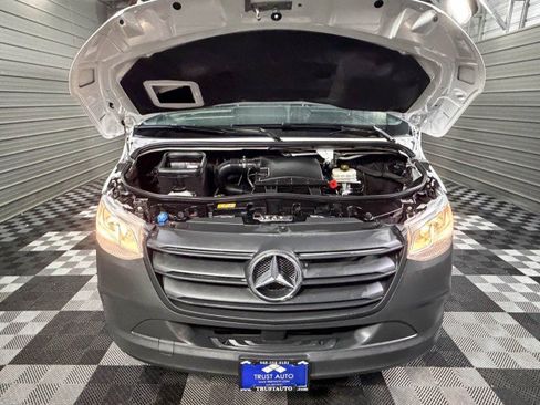 Used 2020 Mercedes-Benz Sprinter 2500 image 31