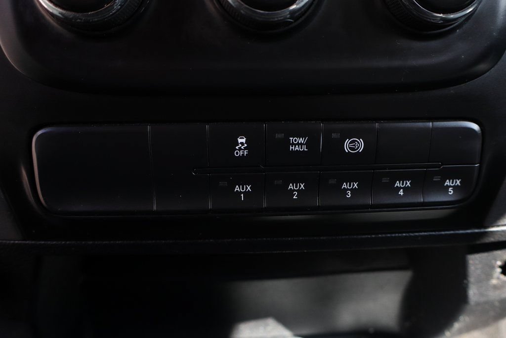 Used 2015 RAM 3500 Tradesman w/ Chrome Appearance Group AWD/4WD image 30