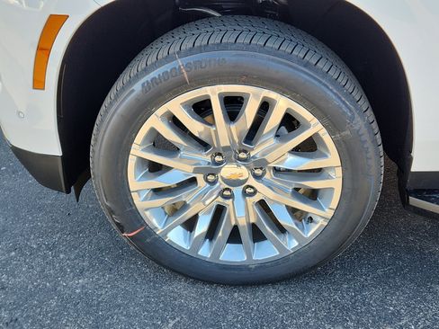 New 2026 Chevrolet Suburban LT w/ Comfort Package image 7