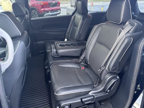 Used 2023 Honda Odyssey Elite image 8