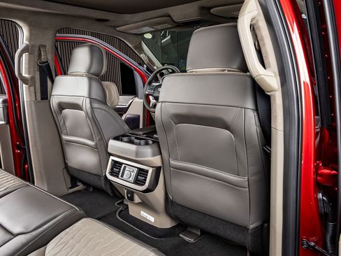 Used 2026 Ford F250 Platinum w/ Platinum Plus Package image 32