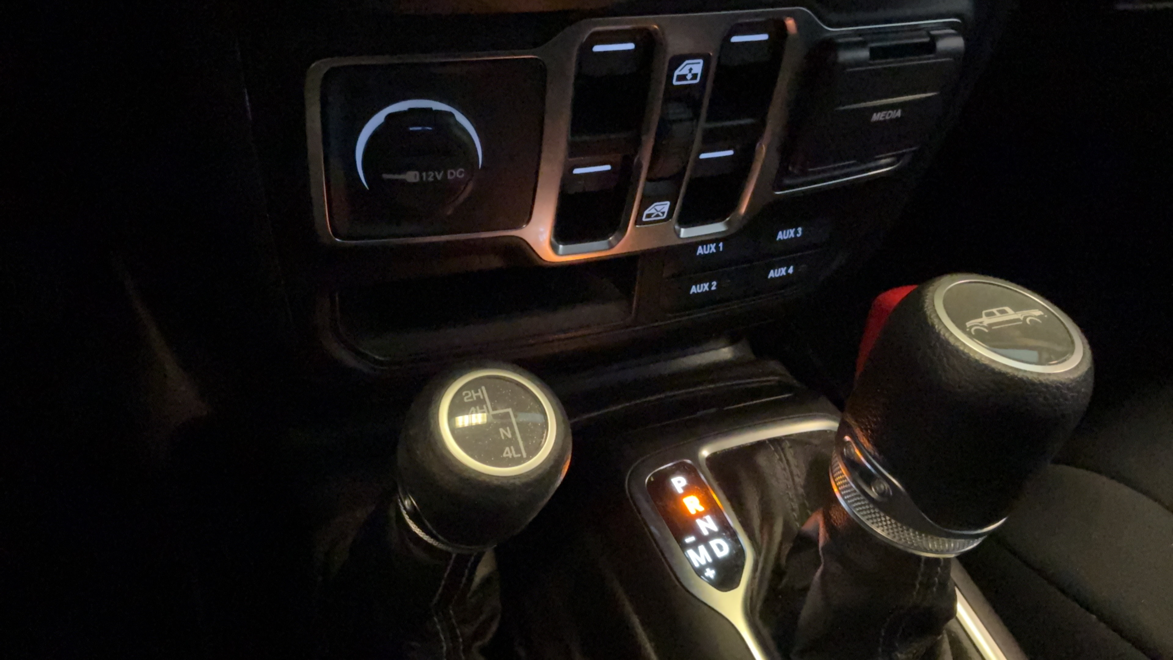 Used 2025 Jeep Gladiator Sport AWD/4WD image 17