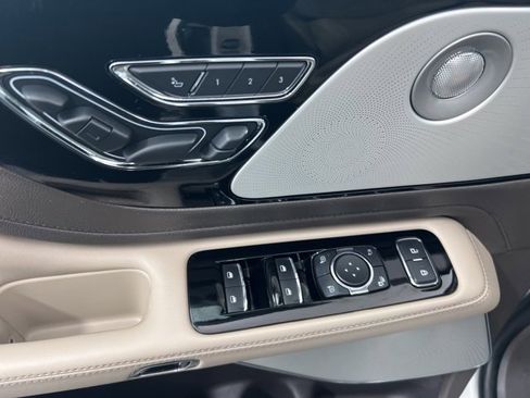 Used 2023 Lincoln Aviator Reserve w/ Equipment Group 201A image 13