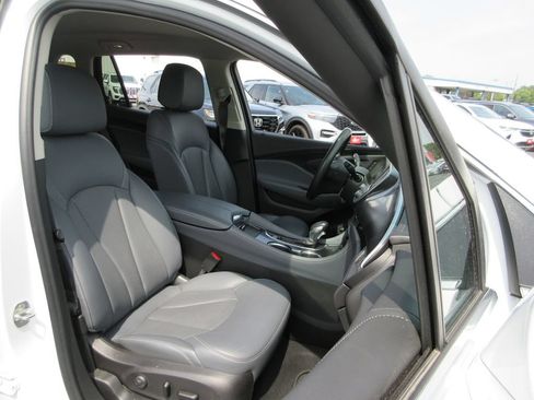 Certified 2020 Buick Envision Essence FWD image 19