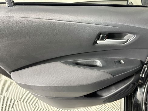 Used 2020 Toyota Corolla LE FWD image 23
