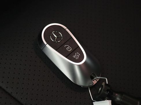 New 2026 Mercedes-Benz CLE 450 4MATIC Cabriolet image 9