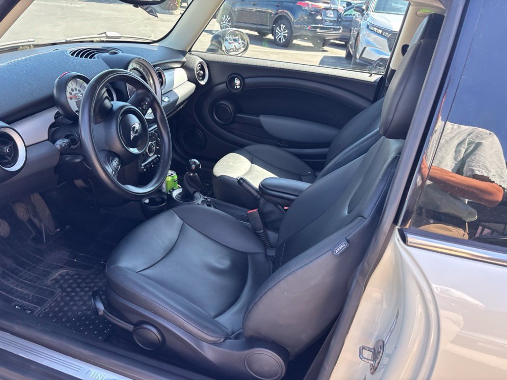Used 2011 MINI Cooper Hardtop FWD image 10