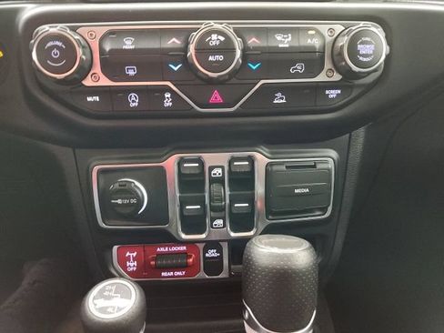 Used 2023 Jeep Gladiator Mojave w/ Trailer Tow Package AWD/4WD image 52