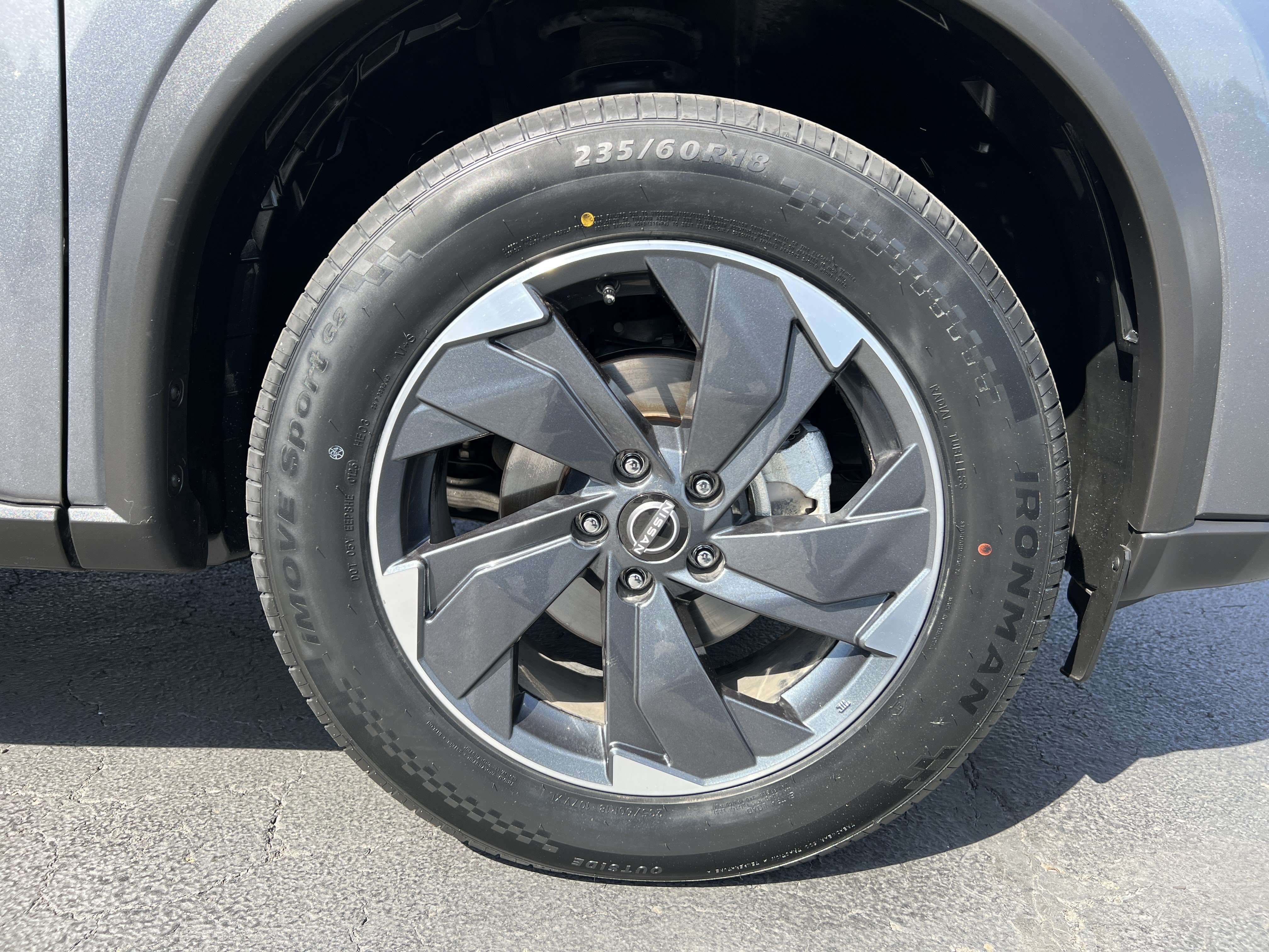 Used 2025 Nissan Rogue SV AWD/4WD image 9