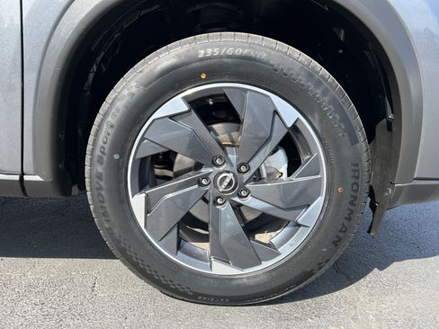 Used 2025 Nissan Rogue SV AWD/4WD image 9