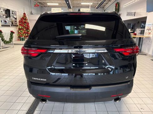 Used 2023 Chevrolet Traverse LT image 4