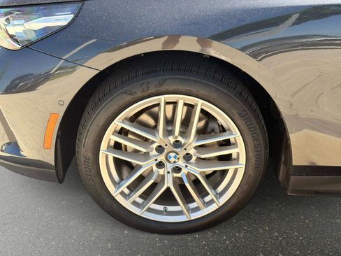 Used 2025 BMW 530i w/ Premium Package RWD image 10