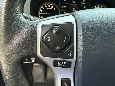 Used 2020 Toyota Tundra SR5 w/ SR5 Convenience Package AWD/4WD image 15