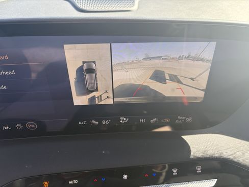 Used 2025 Buick Enclave Preferred image 14