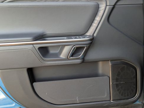 Used 2022 Rivian R1T Launch Edition image 9