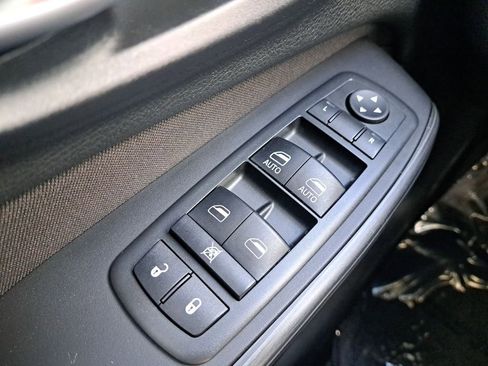 Used 2015 Jeep Cherokee Latitude AWD/4WD image 25