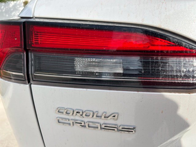 Used 2023 Toyota Corolla Cross XLE w/ Convenience Package FWD image 6