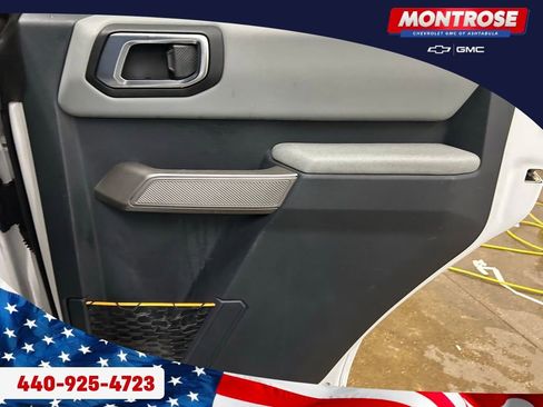 Used 2023 Ford Bronco Badlands image 28