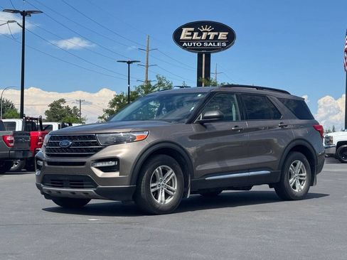 Used 2021 Ford Explorer XLT AWD/4WD image 1