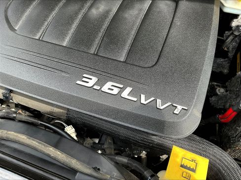 Used 2013 Chrysler Town & Country Touring-L w/ Premium Group FWD image 30