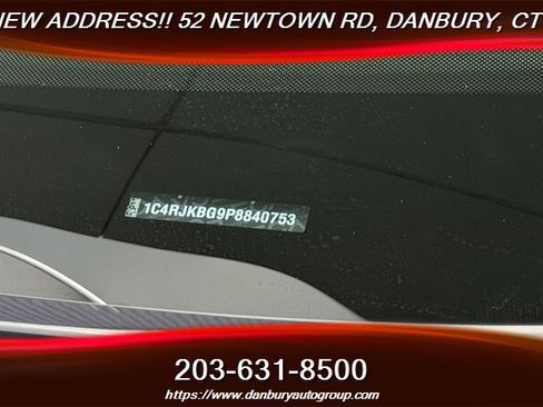 Used 2023 Jeep Grand Cherokee L Limited AWD/4WD image 33