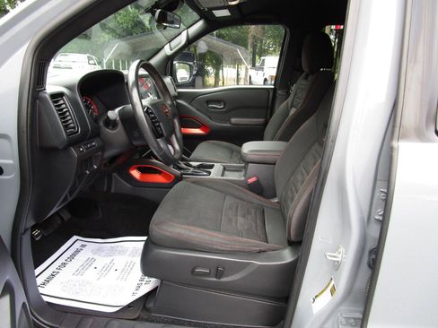Used 2023 Nissan Frontier Pro-X w/ Tow Package RWD image 17