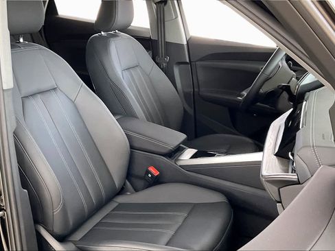 Certified 2025 Audi Q5 Premium w/ Convenience Package AWD/4WD image 9