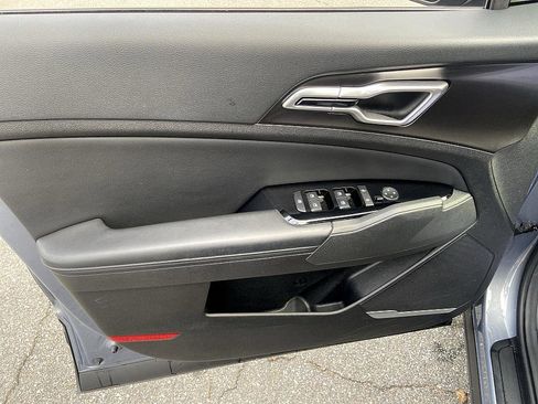 Used 2023 Kia Sportage EX image 9