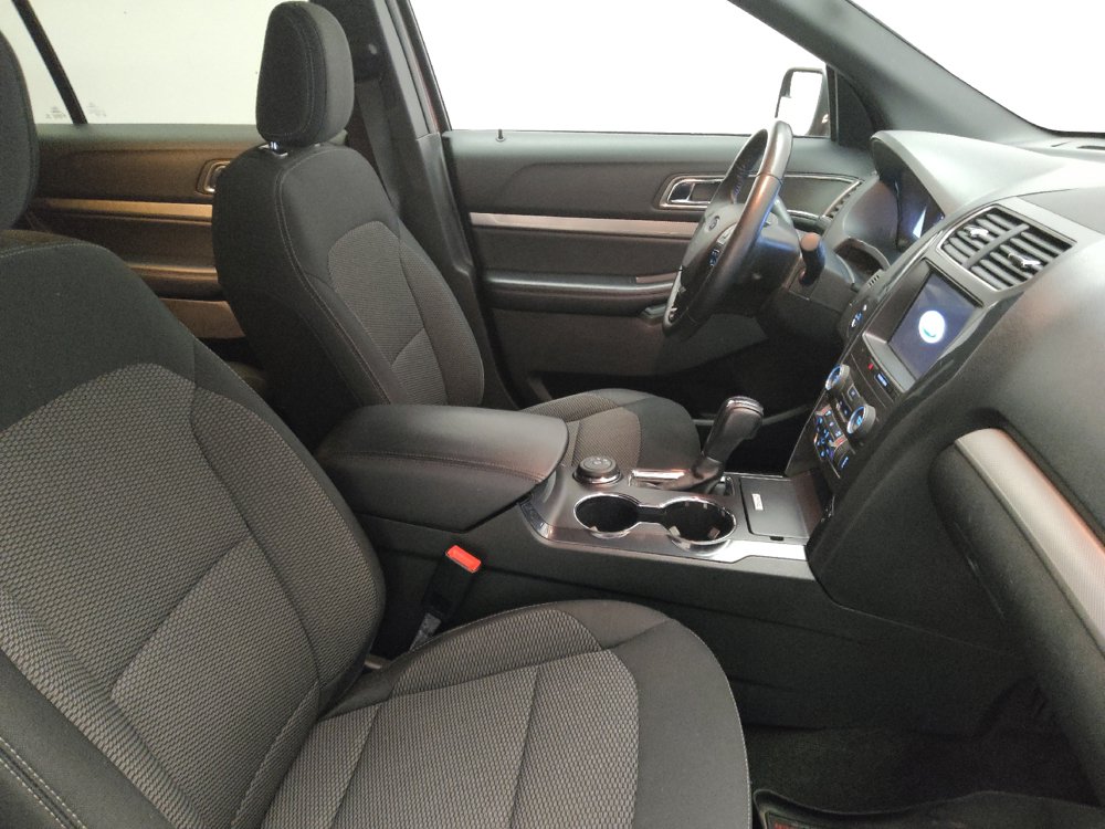Used 2018 Ford Explorer XLT w/ Equipment Group 201A AWD/4WD image 21