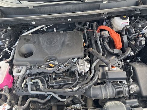 Used 2024 Toyota RAV4 LE image 32