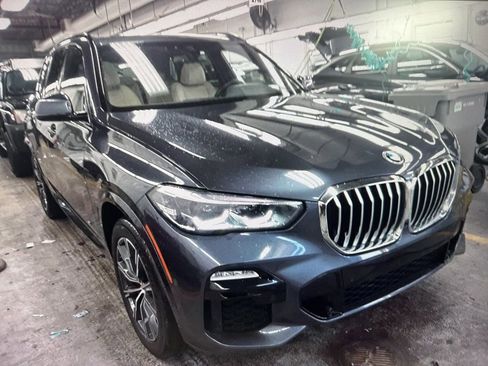 Used 2021 BMW X5 xDrive40i w/ M Sport Package image 3