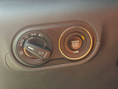 Certified 2022 Maserati Levante Modena image 33