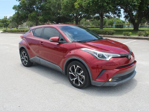 Used 2018 Toyota C-HR XLE FWD image 37