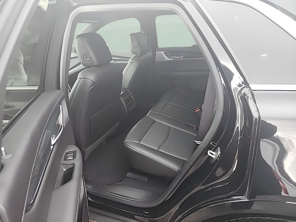 Used 2022 Cadillac XT5 Premium Luxury AWD/4WD image 17