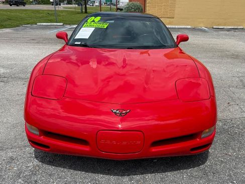 Used 2004 Chevrolet Corvette Coupe w/ Roof Package RWD image 2