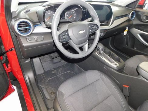 New 2026 Chevrolet Trax LS w/ LS Convenience Package FWD image 13