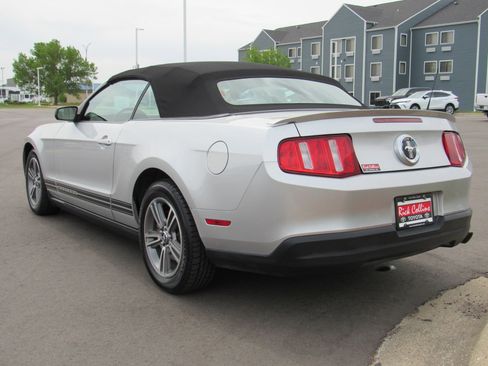 Used 2010 Ford Mustang Convertible RWD image 7