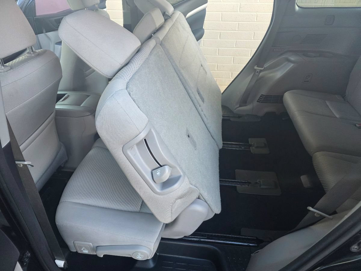 Used 2016 Toyota Highlander LE FWD image 32