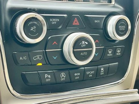 Used 2017 Jeep Grand Cherokee Limited image 28