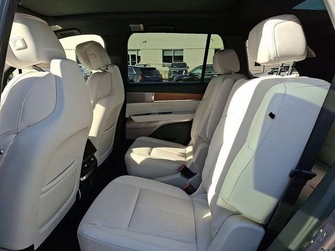 New 2026 Cadillac Vistiq Luxury image 5