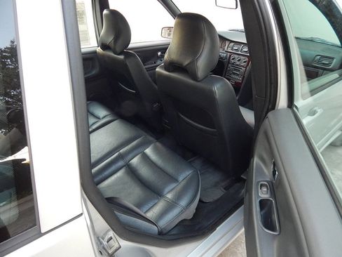 Used 2000 Volvo V70 GLT FWD image 16