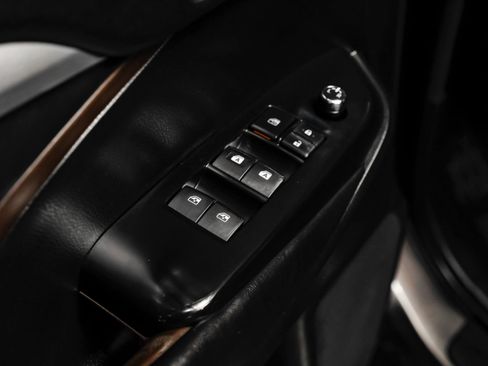 Used 2018 Toyota Highlander XLE FWD image 47