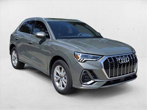 New 2025 Audi Q3 2.0T Premium image 3