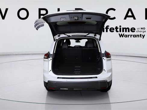 Used 2024 Nissan Rogue SL w/ SL Premium Package image 40