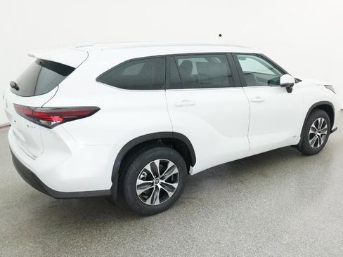 New 2026 Toyota Highlander XLE image 52
