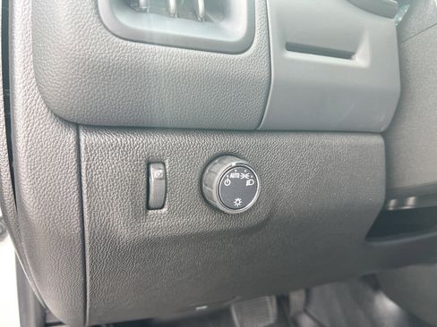 Used 2022 Chevrolet Colorado LT w/ Fleet Safety Package image 13