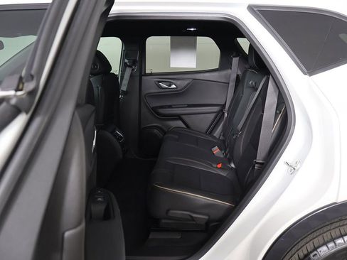 Used 2024 Chevrolet Blazer Premier w/ Enhanced Convenience Package FWD image 36