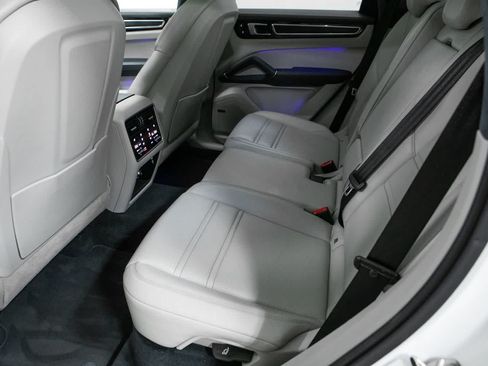 Certified 2023 Porsche Cayenne GTS w/ Premium Package Plus AWD/4WD image 33