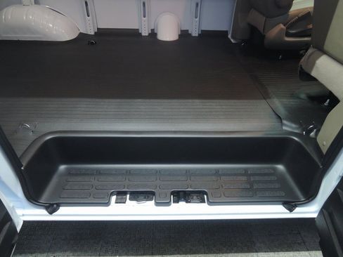 New 2026 Chevrolet Express 2500 Work Van w/ Driver Convenience Package image 31